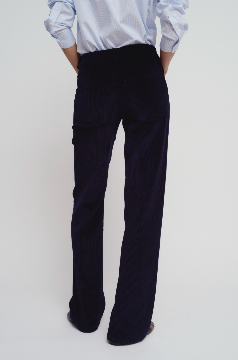 Five pocket corduroy pant in navy blue
