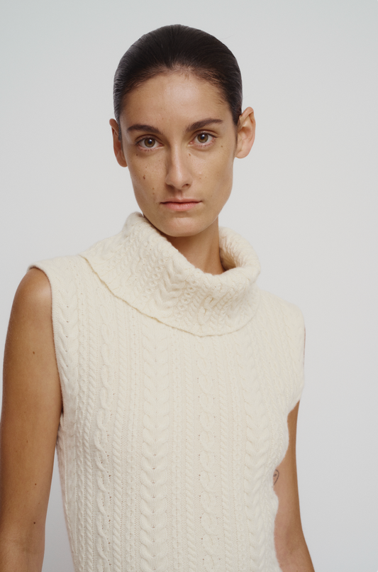 Cable-knit high turtleneck