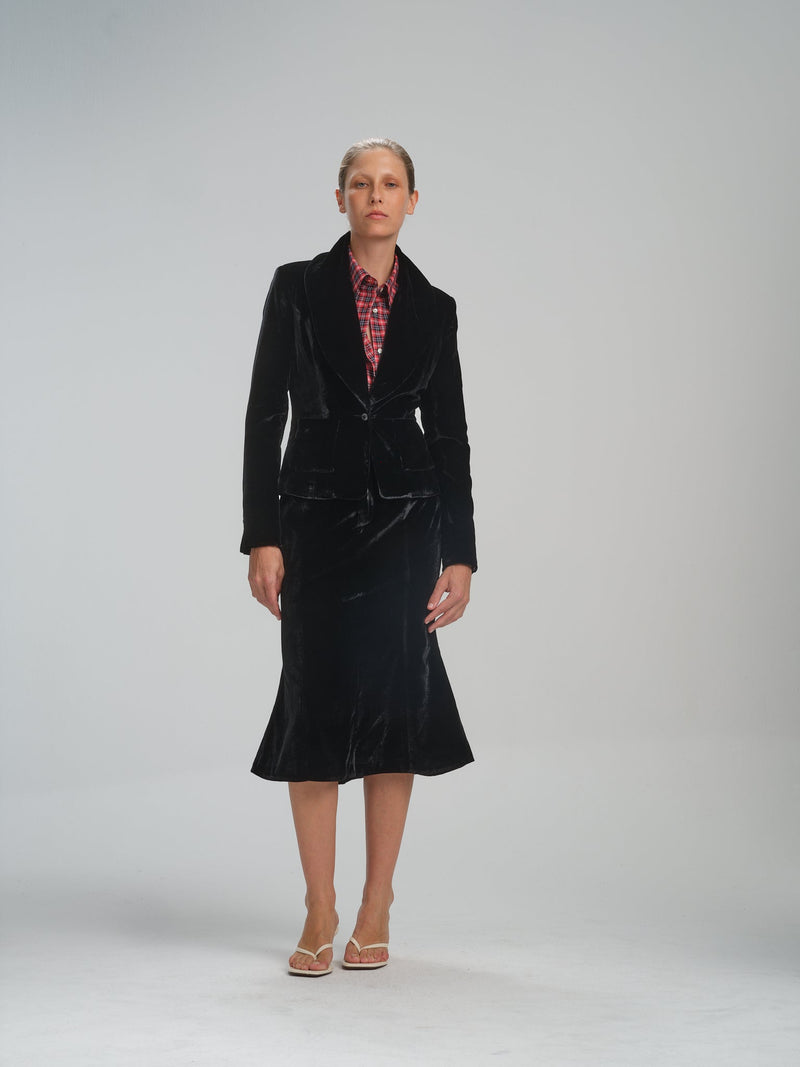 The Cashmere Skirt: How to Wear a Knit Skirt in Winter