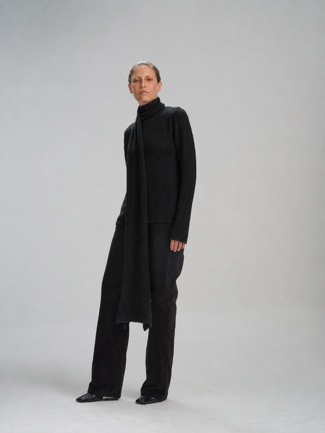 Scarves Jumper in black