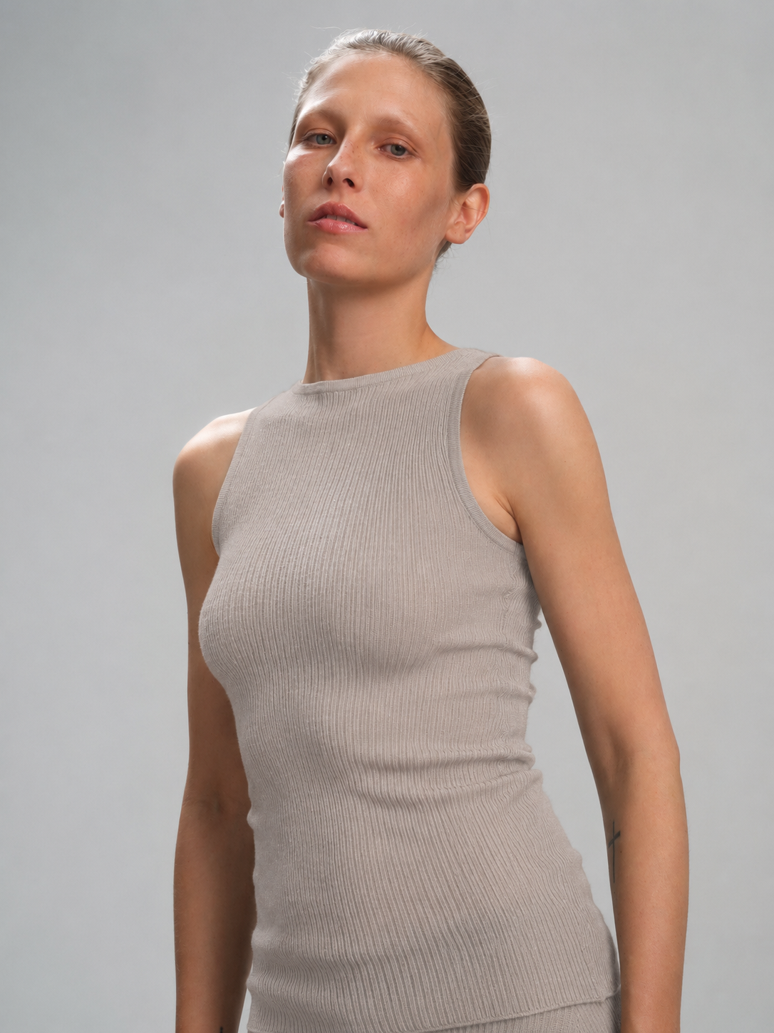 Second Skin tank top in pale grey