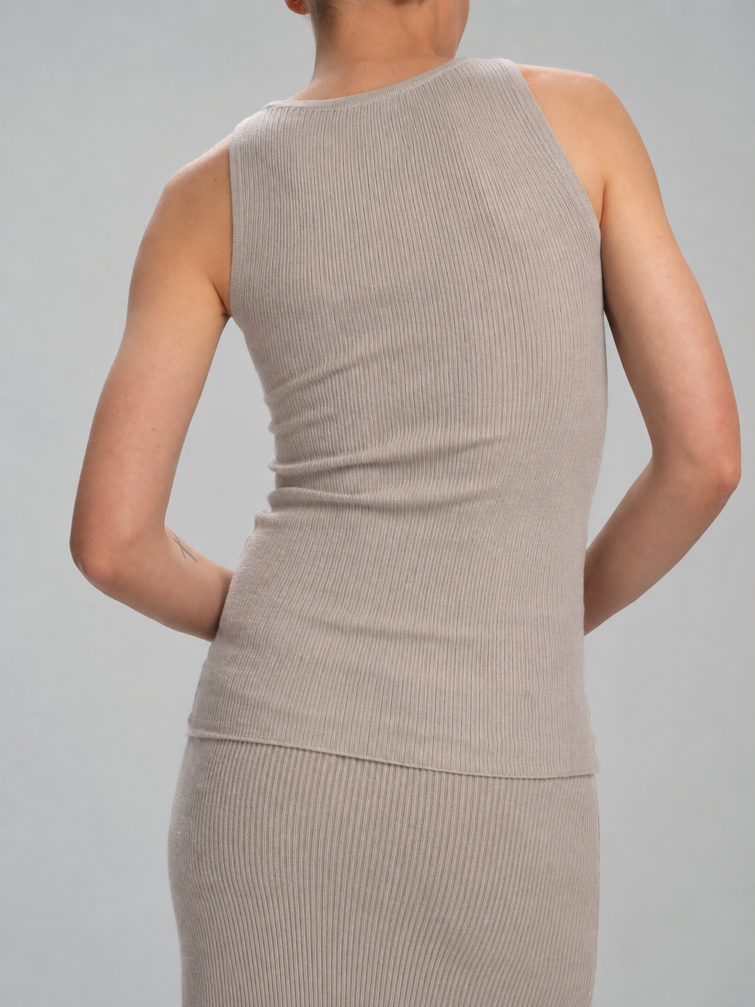 Second Skin tank top in pale grey