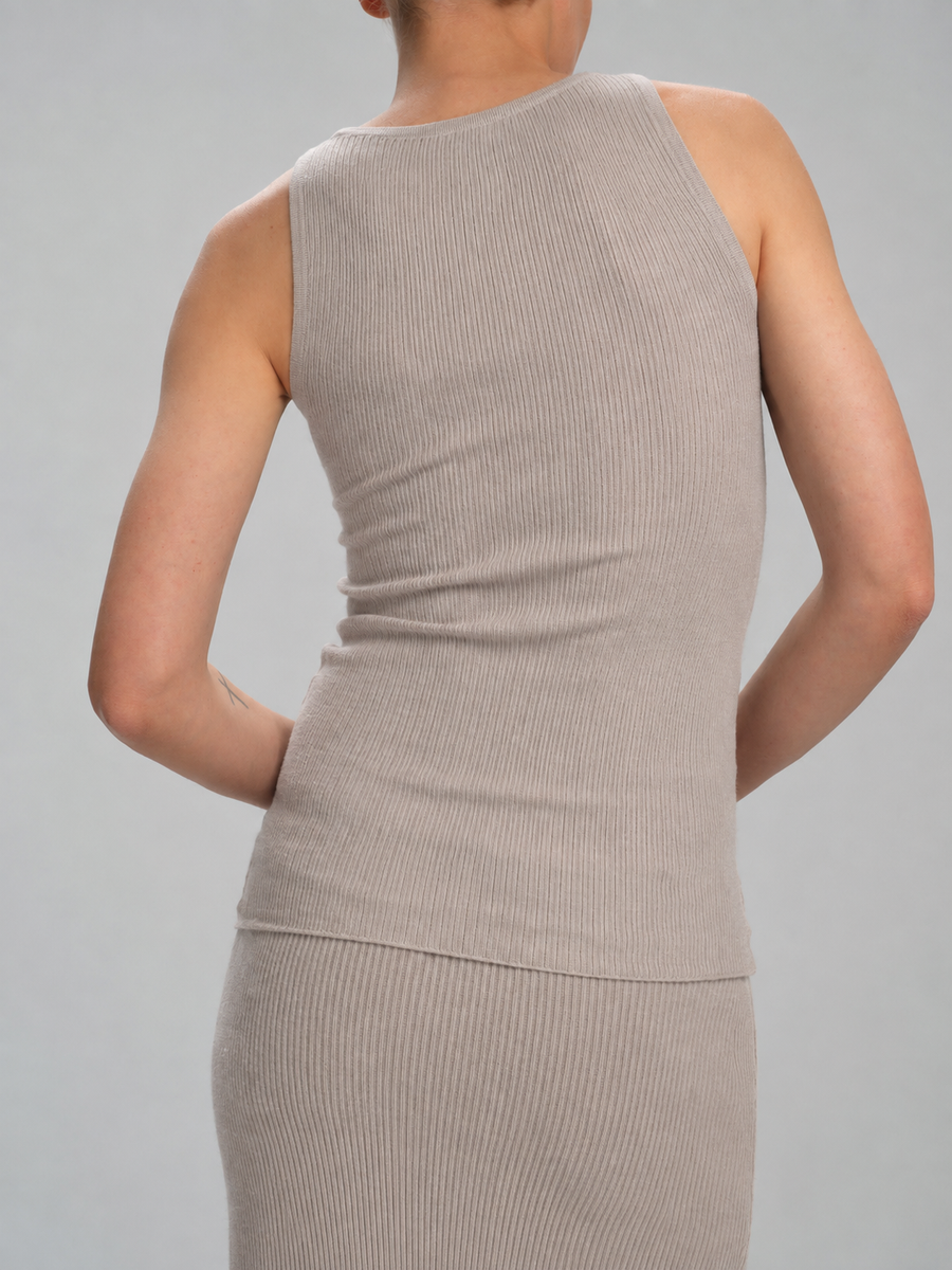 Second Skin tank top in pale grey