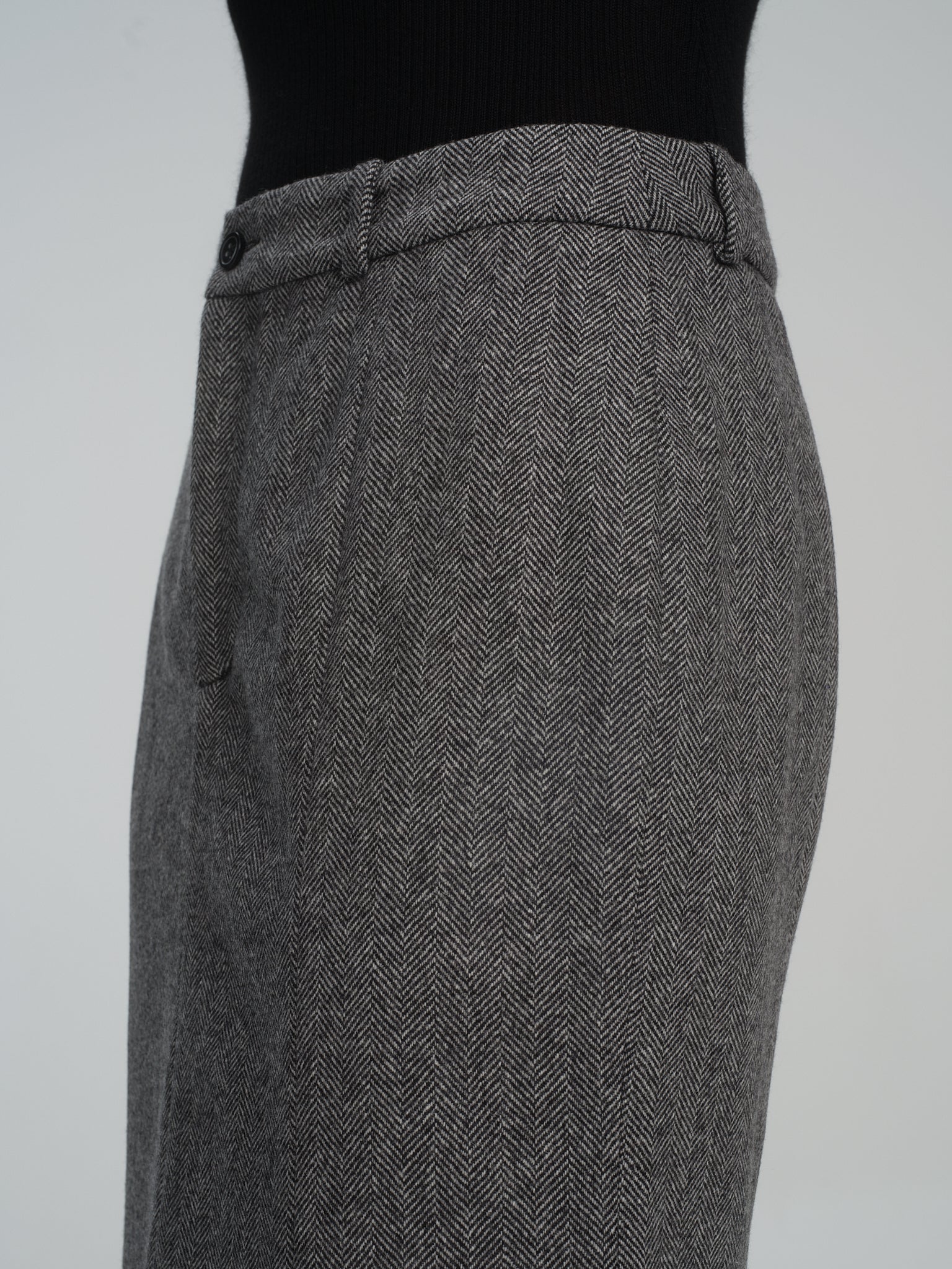Skirt Turnaround in tweed merino wool
