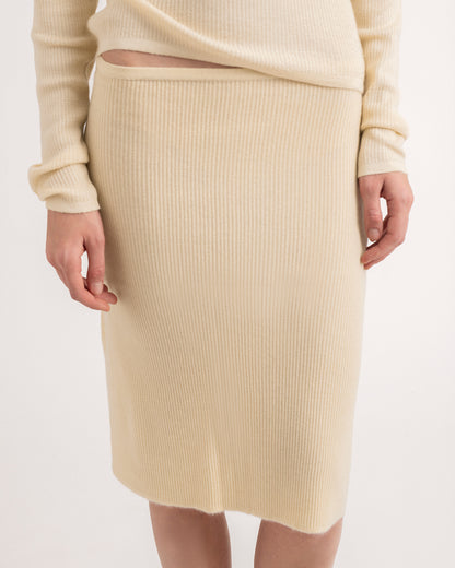 A-line cashmere skirt in butter yellow