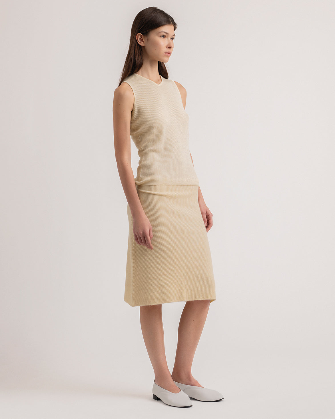 Second-skin V-neck tank top in butter yellow