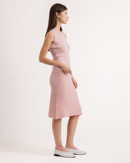 Second-skin V-neck tank top in pale pink