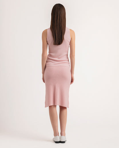 Second-skin V-neck tank top in pale pink