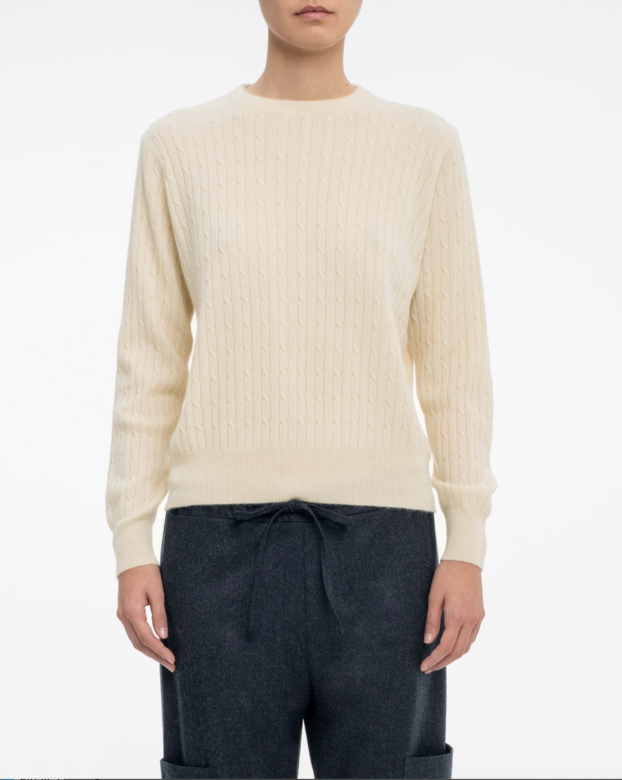 Lightweight Fitted Cashmere Cable Knit Jumper in Cream
